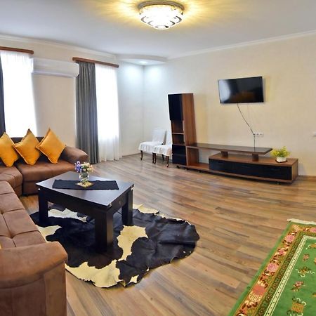 Robo Apartment Tbilissi Extérieur photo